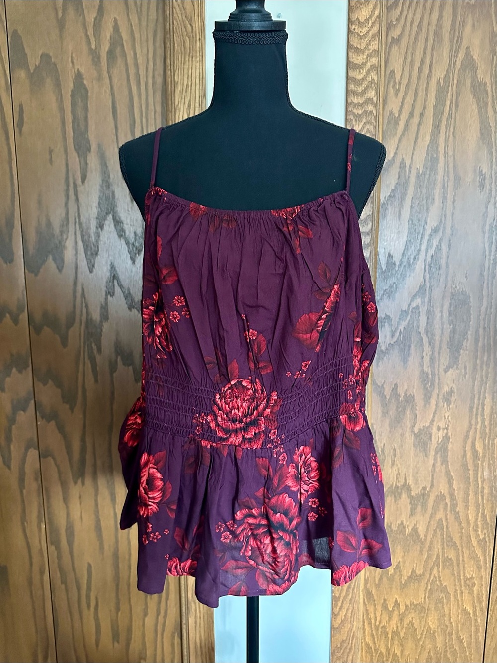 NWT Old Navy Women’s Sleeveless Floral Peplum Top - Burgundy Red